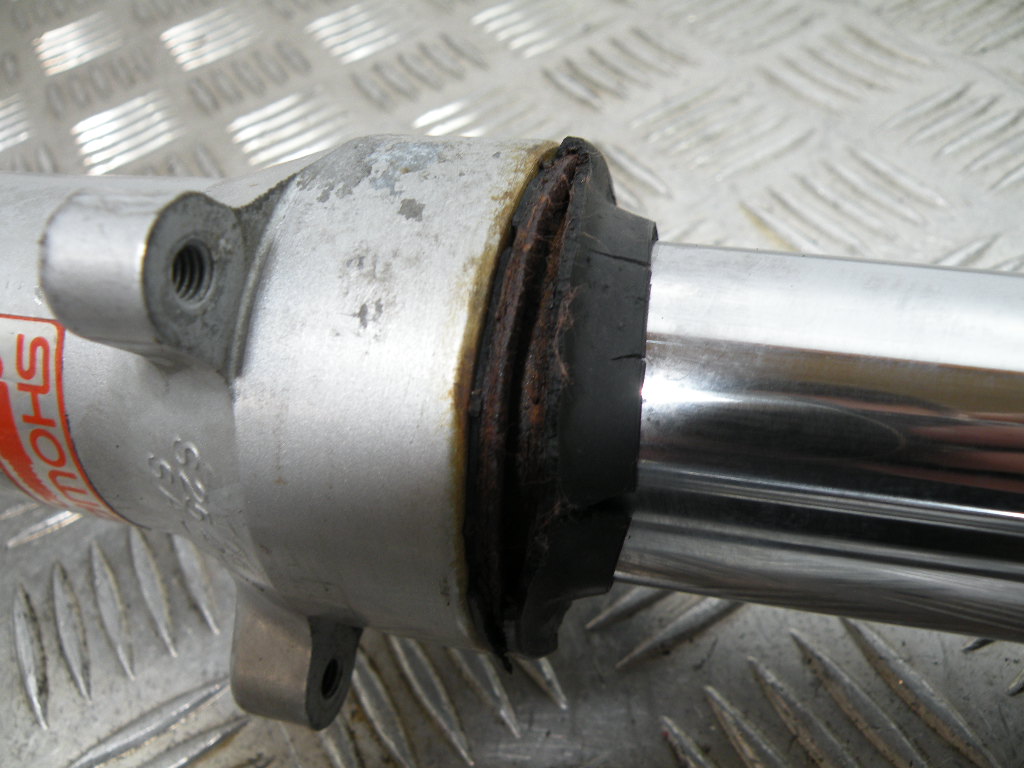 Fourche SUZUKI 750 GSXF 4t -1993-