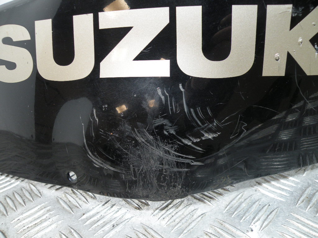 Carénage avant droit SUZUKI 750 GSXF 4t -1993-