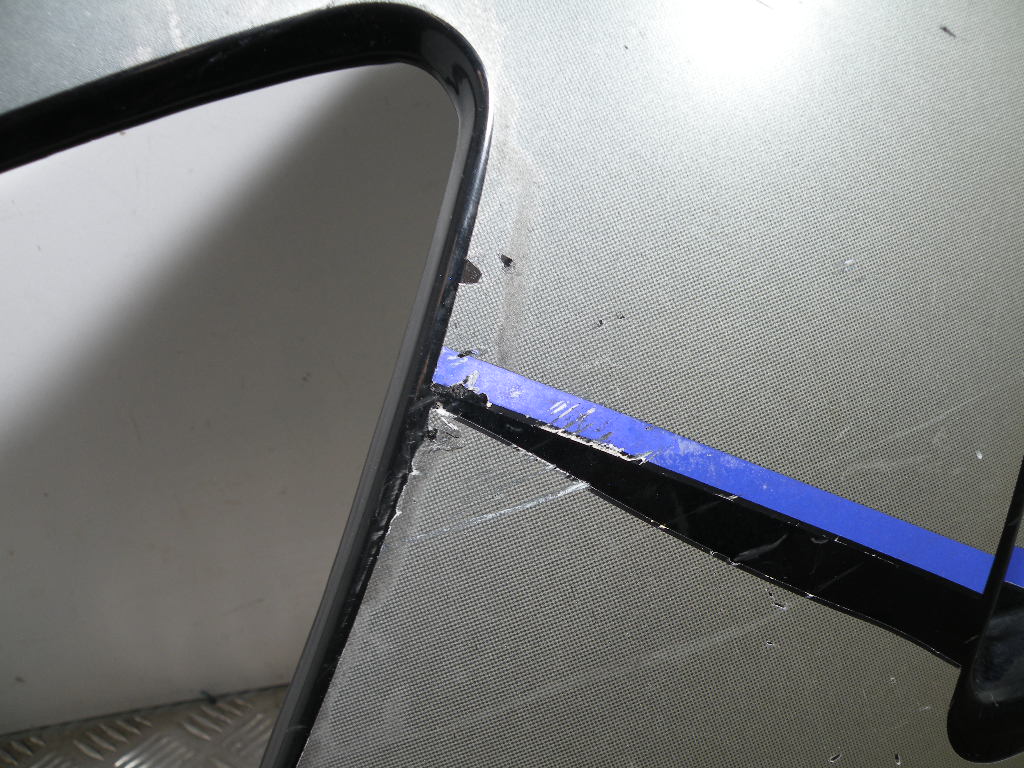 Carénage avant droit SUZUKI 750 GSXF 4t -1993-