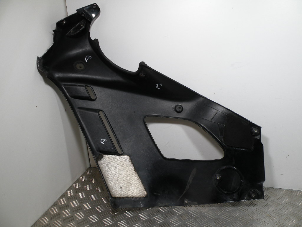 Carénage avant droit SUZUKI 750 GSXF 4t -1993-