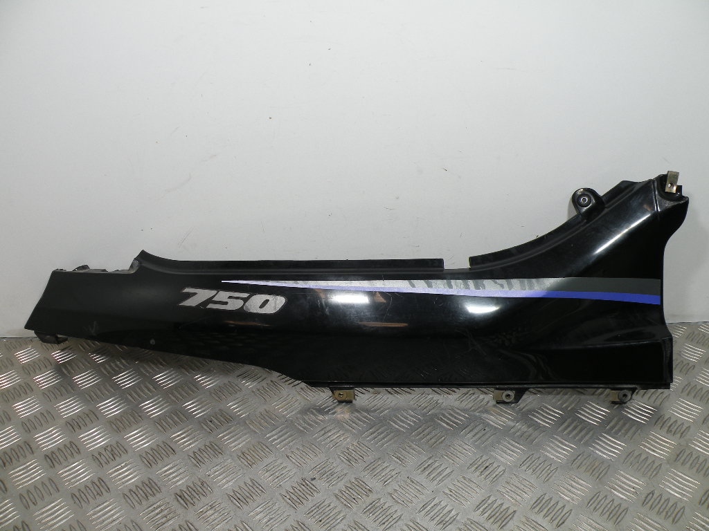 Carénage arrière droit SUZUKI 750 GSXF 4t -1993-