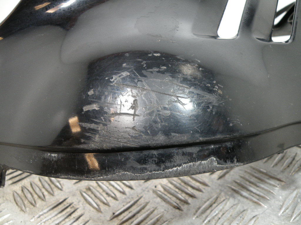 Demi sabot gauche SUZUKI 750 GSXF 4t -1993-