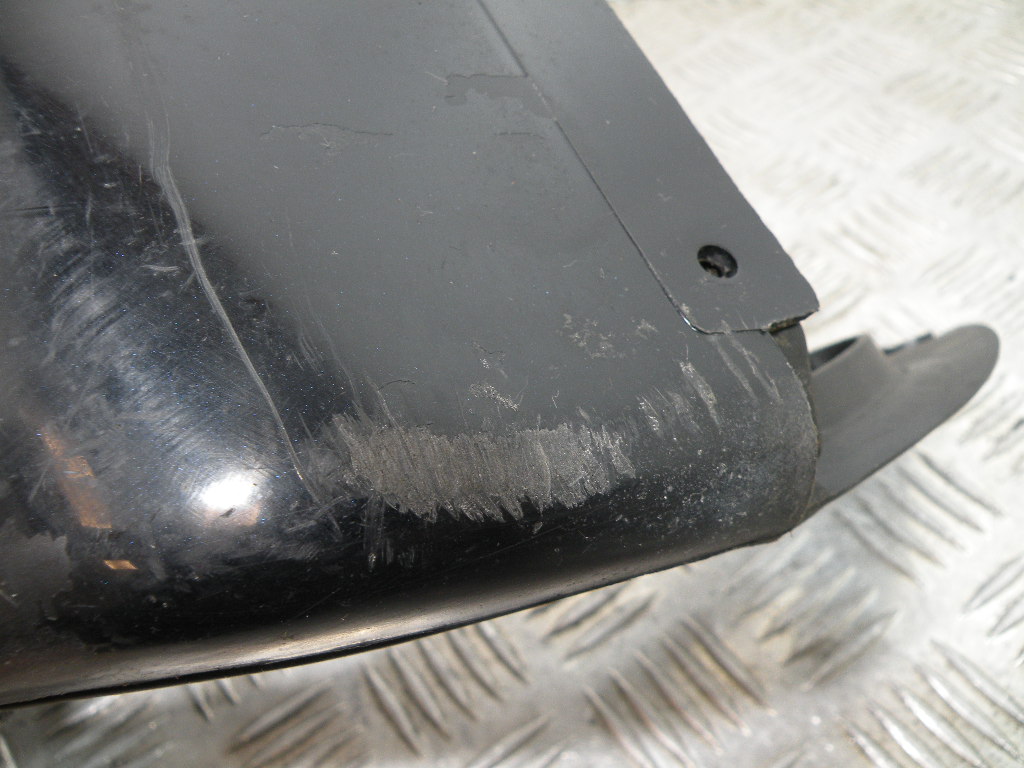 Demi sabot gauche SUZUKI 750 GSXF 4t -1993-