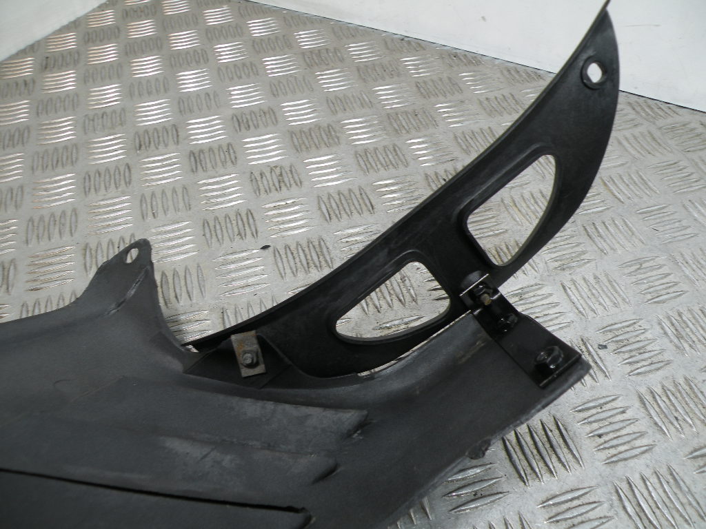 Demi sabot gauche SUZUKI 750 GSXF 4t -1993-