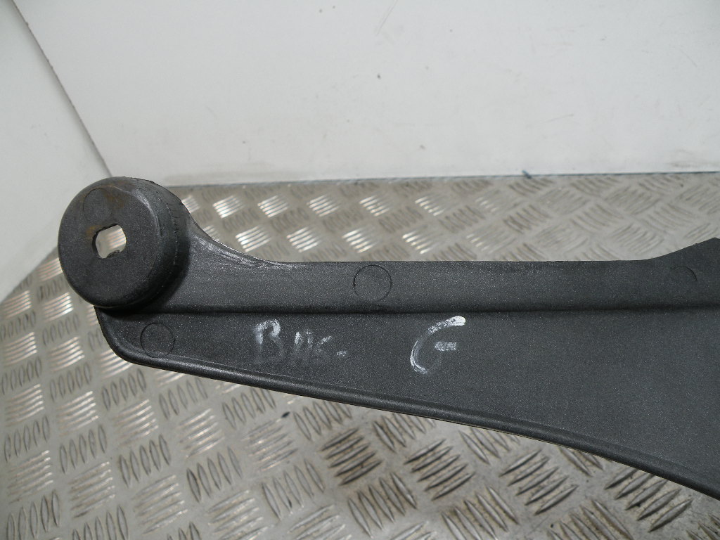 Demi sabot gauche SUZUKI 750 GSXF 4t -1993-