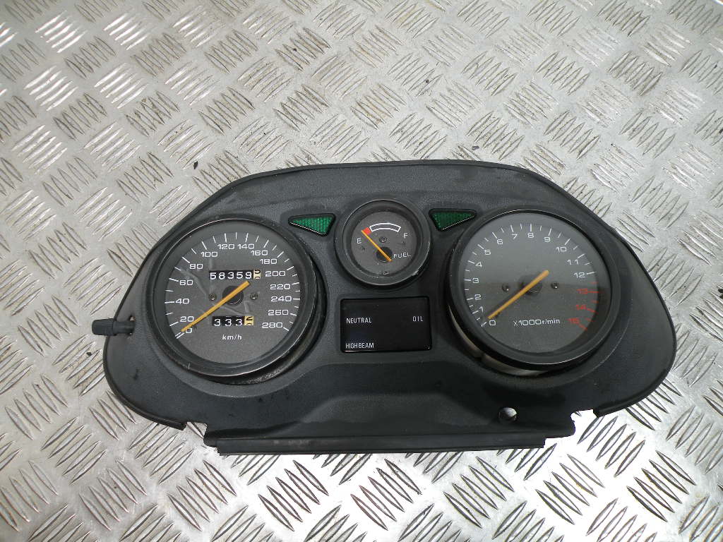 Compteur (58 359 km) SUZUKI 750 GSXF 4t -1993-