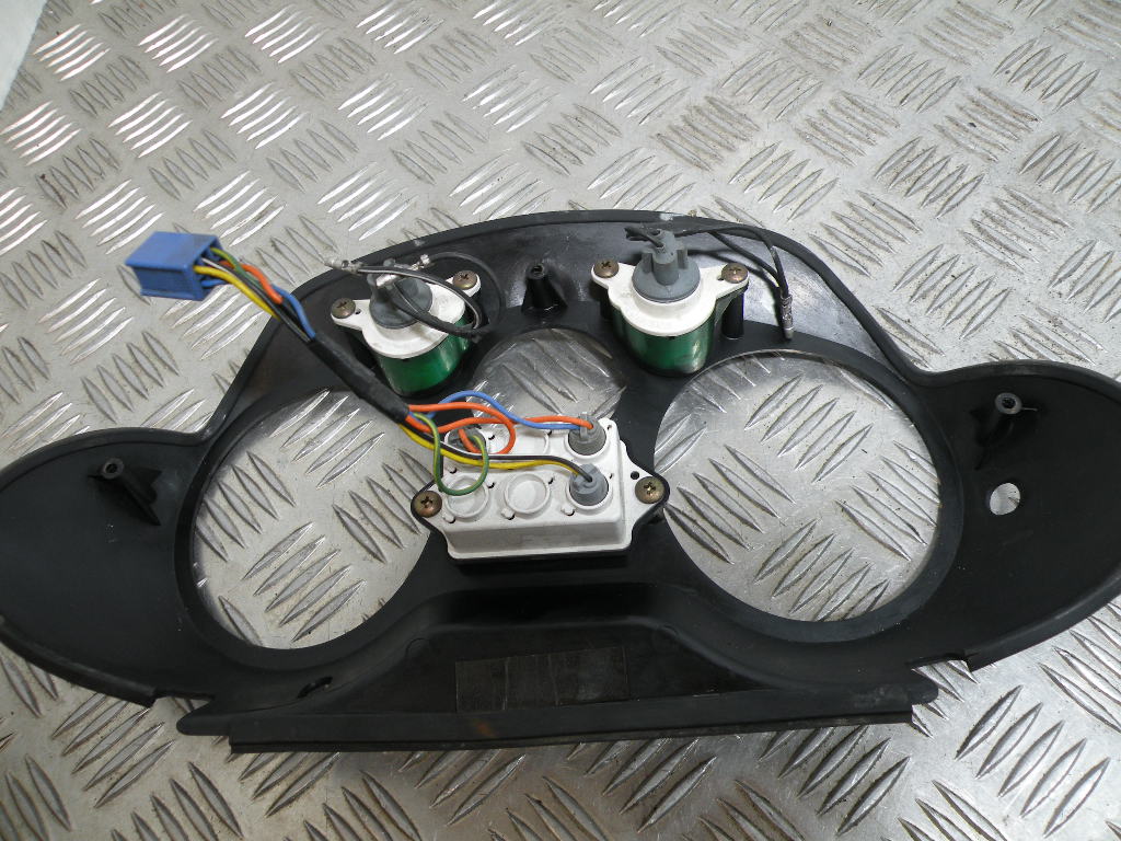 Compteur (58 359 km) SUZUKI 750 GSXF 4t -1993-