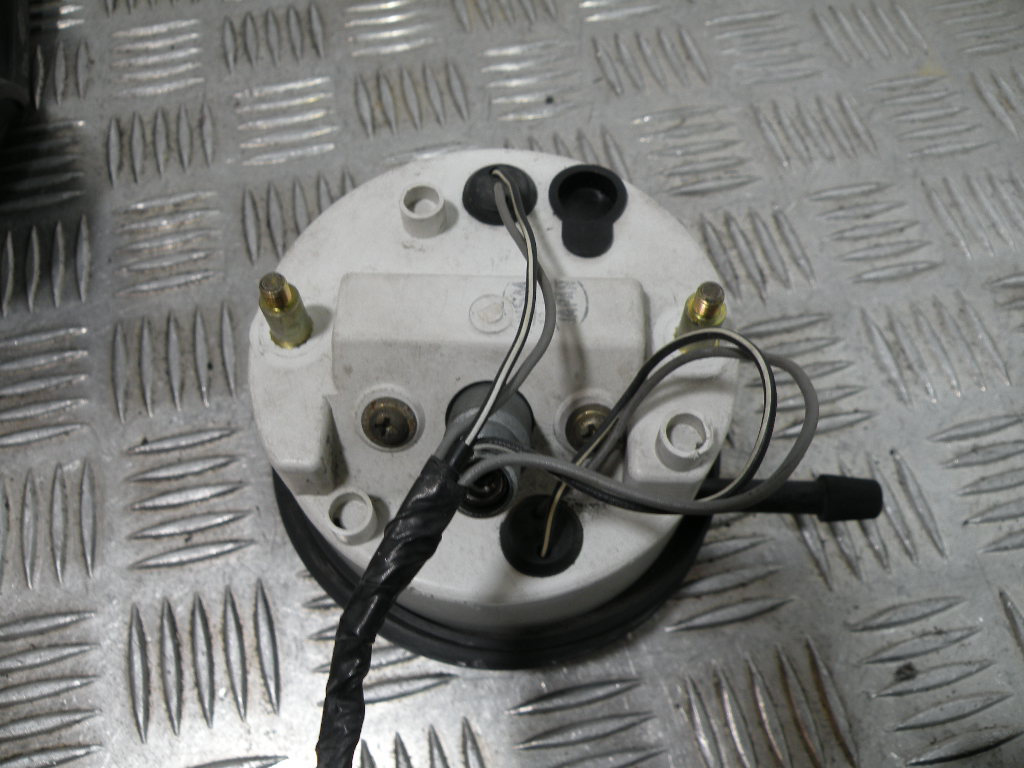 Compteur (58 359 km) SUZUKI 750 GSXF 4t -1993-