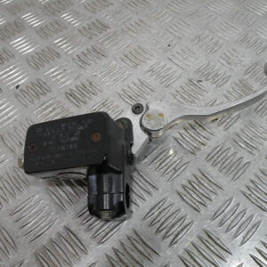 Maître cylindre de frein avant SUZUKI 750 GSXF 4t -1993-