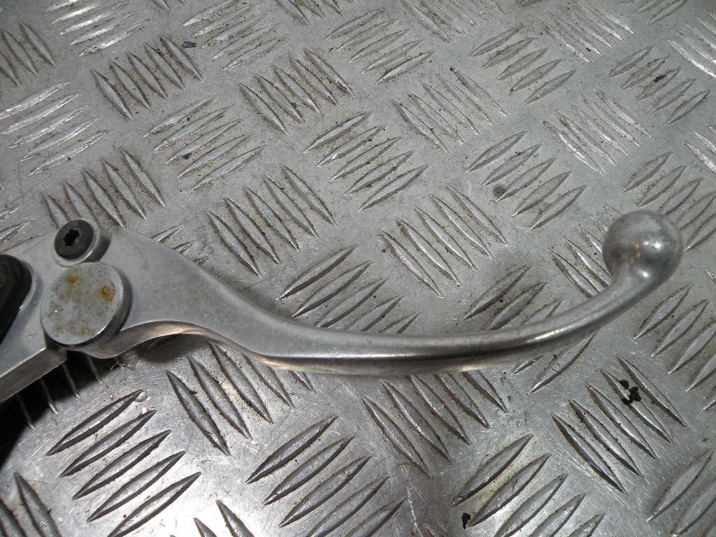 Maître cylindre de frein avant SUZUKI 750 GSXF 4t -1993-