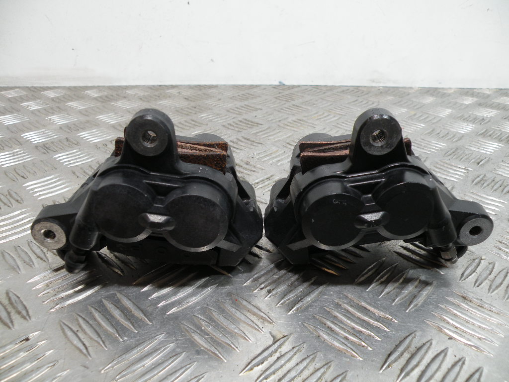 Étrier de frein avant SUZUKI 750 GSXF 4t -1993-