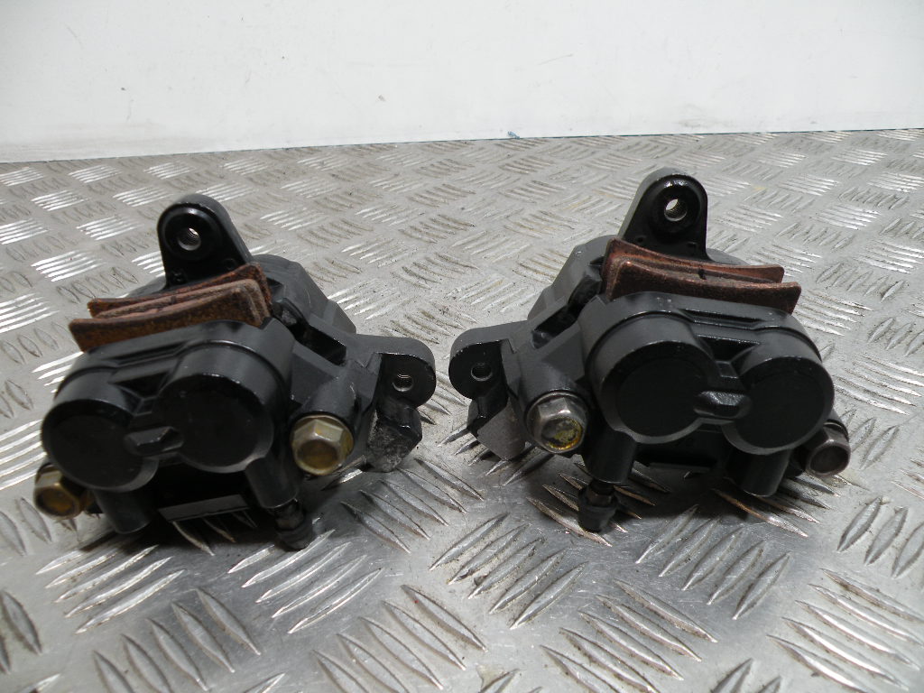 Étrier de frein avant SUZUKI 750 GSXF 4t -1993-