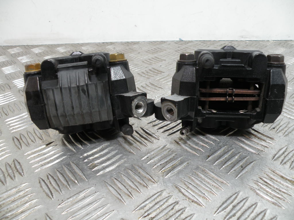 Étrier de frein avant SUZUKI 750 GSXF 4t -1993-