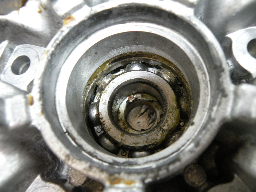 Porte couronne SUZUKI 750 GSXF 4t -1993-