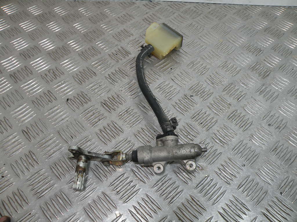 Maître cylindre de frein arrière SUZUKI 750 GSXF 4t -1993-