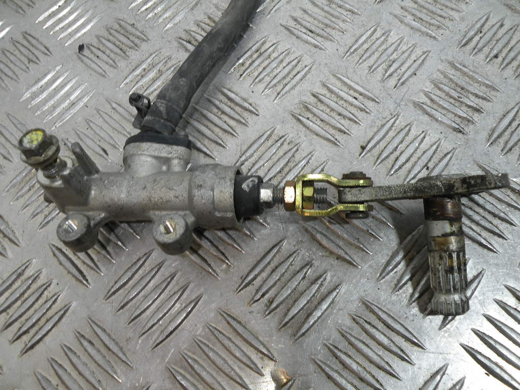 Maître cylindre de frein arrière SUZUKI 750 GSXF 4t -1993-