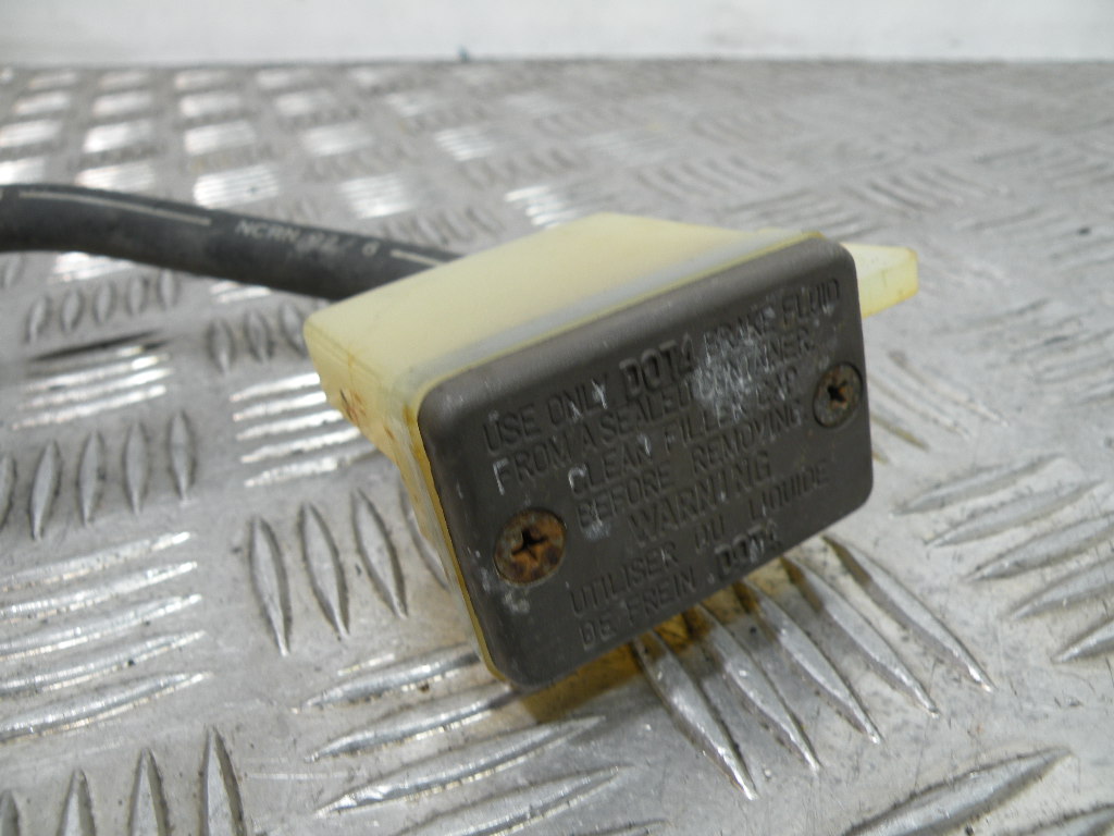 Maître cylindre de frein arrière SUZUKI 750 GSXF 4t -1993-