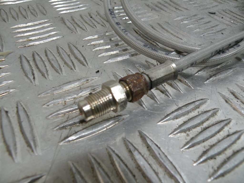 Durite de frein avant SUZUKI 750 GSXF 4t -1993-