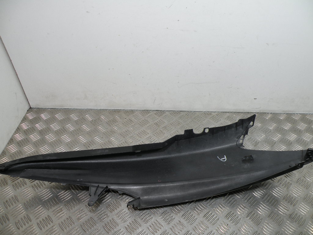 Carénage coque arrière droit YAMAHA 400 MAJESTY 4t -2006-