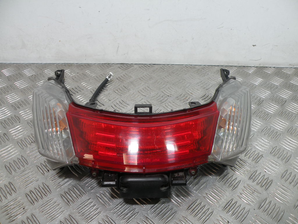 Feu arrière YAMAHA 400 MAJESTY 4t -2006-