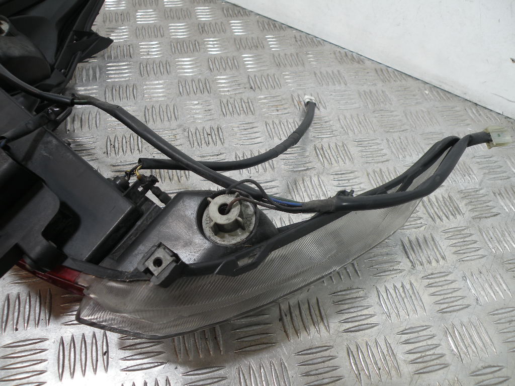 Feu arrière YAMAHA 400 MAJESTY 4t -2006-