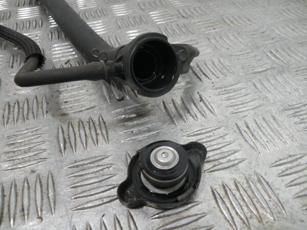 Bouchon de radiateur avec durite YAMAHA 400 MAJESTY 4t -2006-