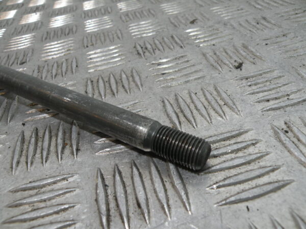 Axe de roue avant YAMAHA 400 MAJESTY 4t -2006-