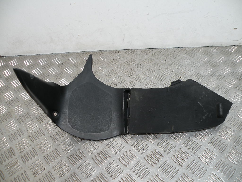 Cache latéral gauche HONDA 650 DEAUVILLE 4t -2003-