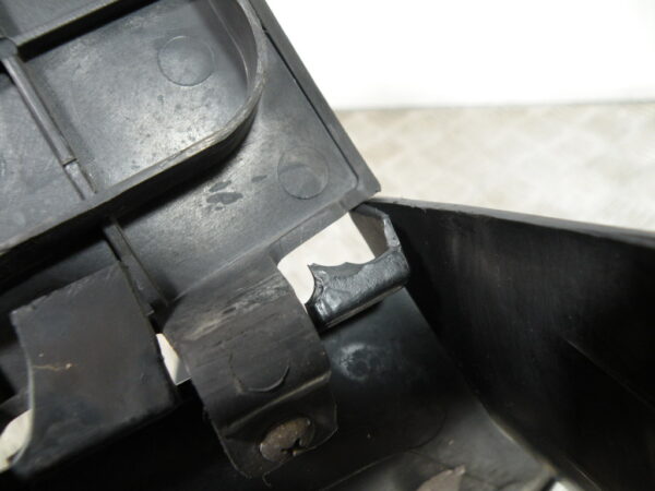 Cache latéral gauche HONDA 650 DEAUVILLE 4t -2003-