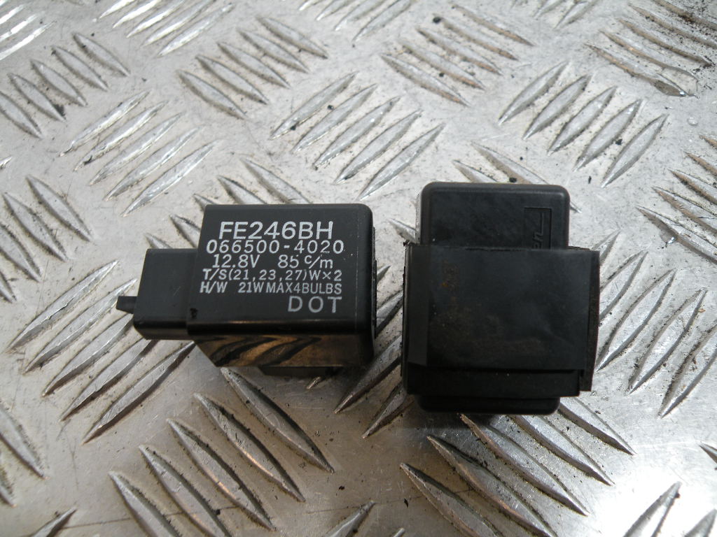 Relais électrique HONDA 650 DEAUVILLE 4t -2003-