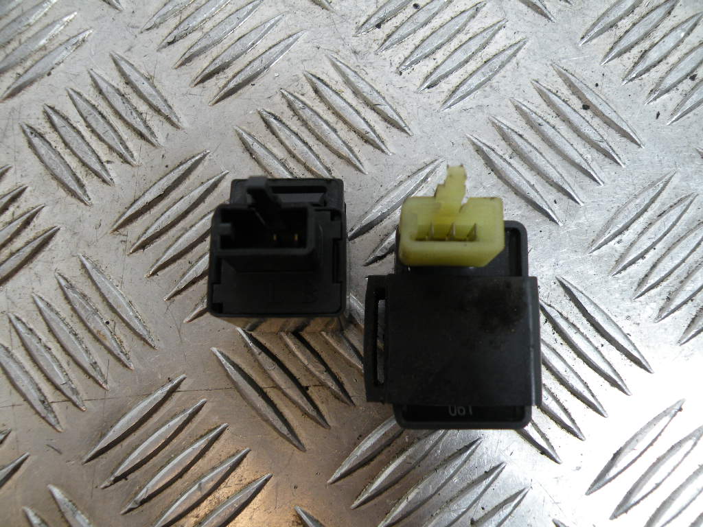 Relais électrique HONDA 650 DEAUVILLE 4t -2003-