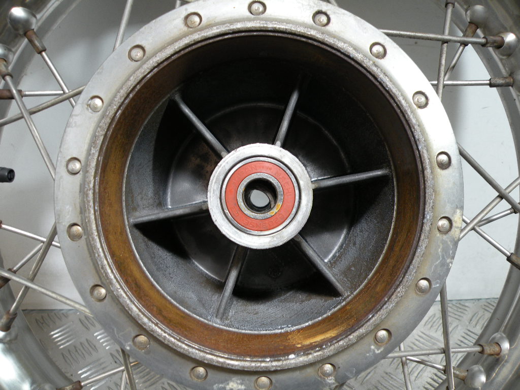 Roue arrière APRILIA 125 CLASSIC 2t -2003-