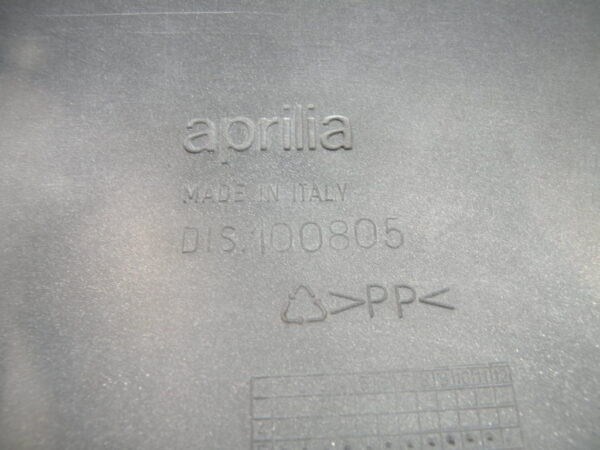 Sabot bas de caisse moteur APRILIA 125 CLASSIC 2t -2003-