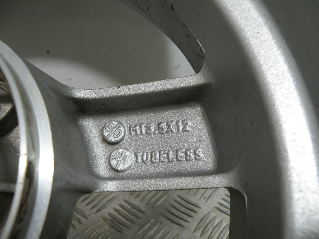 Roue arrière PEUGEOT 50 VIVACITY 2t -2013-