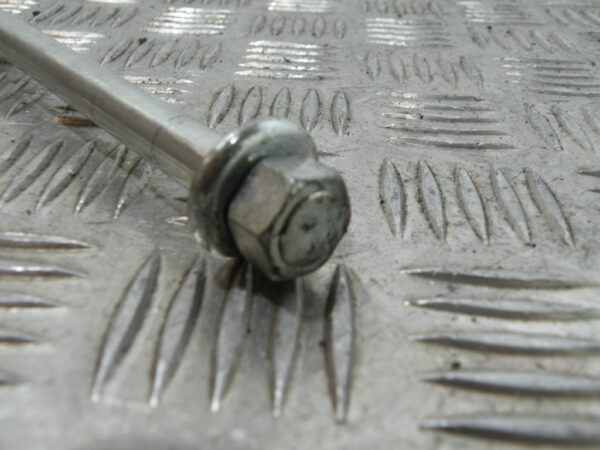 Axe de roue avant PIAGGIO 50 ZIP 2t -2013-