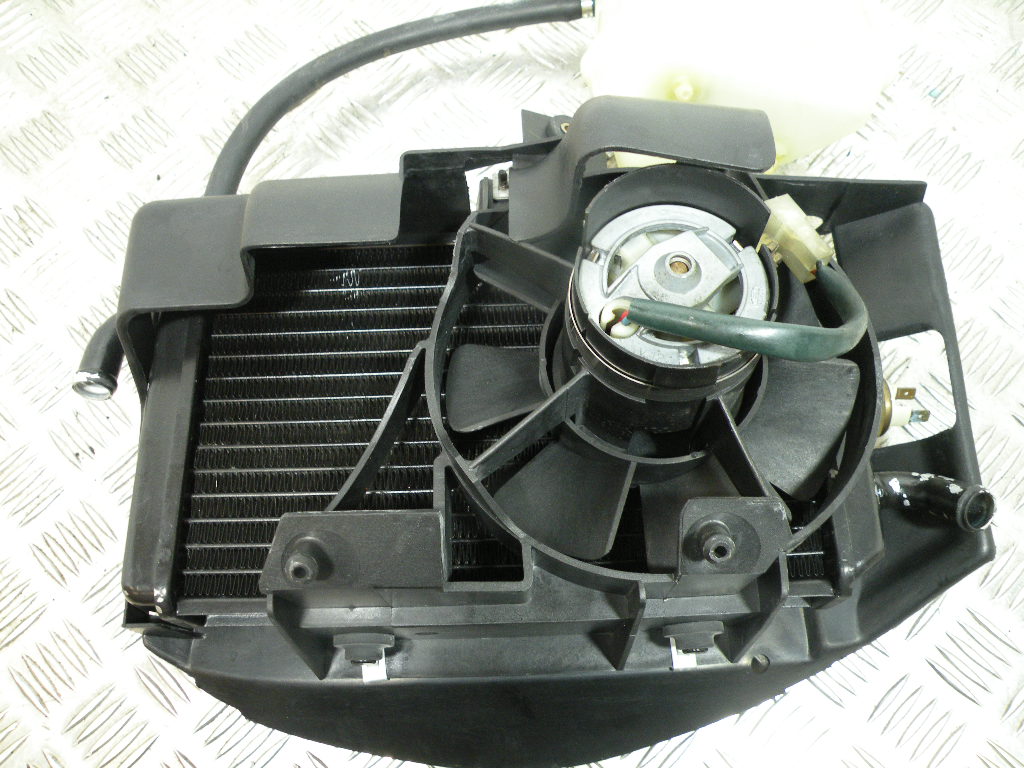 Radiateur / Ventilateur / Vase d’expansion PIAGGIO 125 HEXAGON 2t -1996-