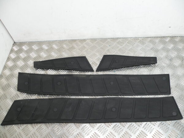Tapis marche pied PIAGGIO 125 HEXAGON 2t -1996-