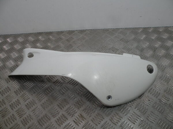 Carénage latéral gauche PEUGEOT 50 TREKKER 2t -2008-