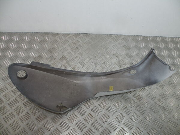 Carénage latéral gauche PEUGEOT 50 TREKKER 2t -2008-