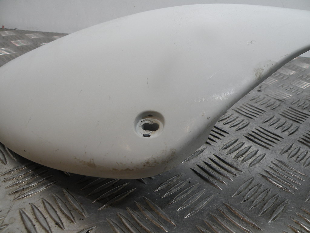 Carénage latéral droit PEUGEOT 50 TREKKER 2t -2008-