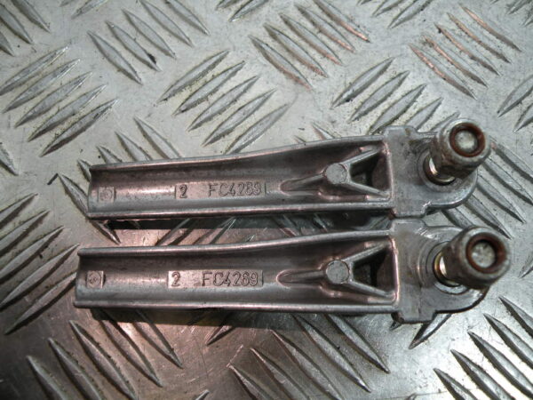Repose pied PEUGEOT 50 TREKKER 2t -2008-