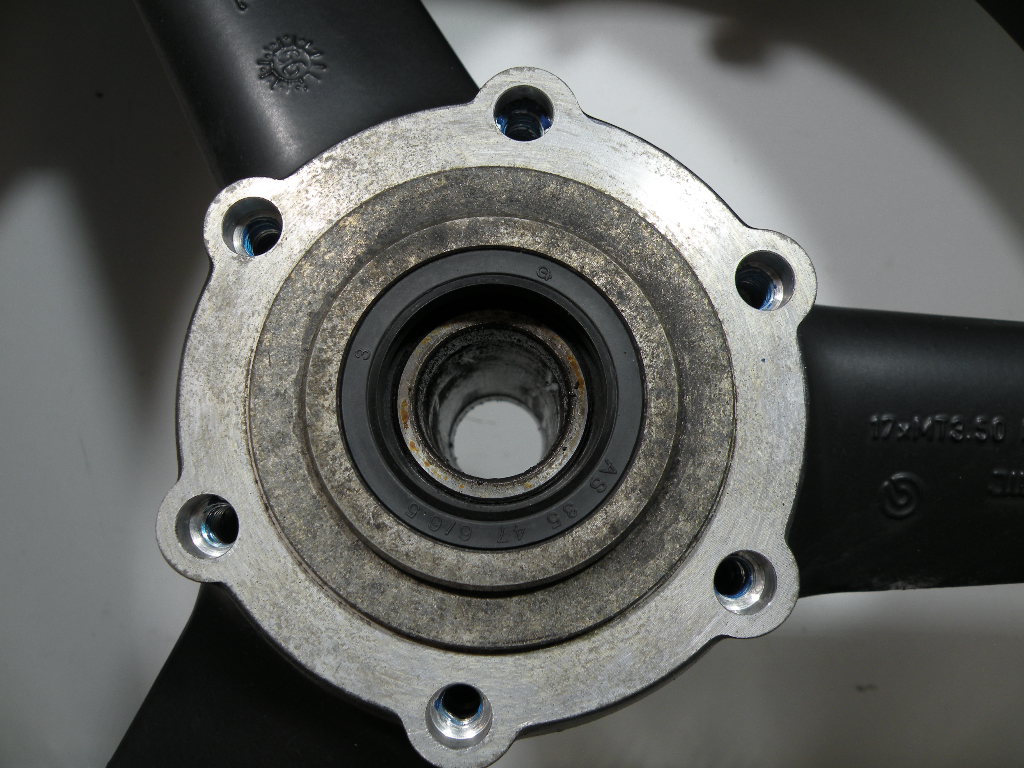 Roue avant TRIUMPH 955 SPRINT 4t -2000-