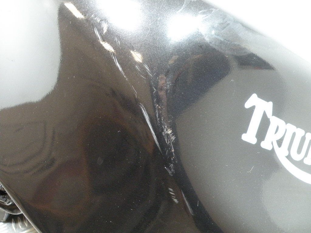 Réservoir d’essence TRIUMPH 955 SPRINT 4t -2000-