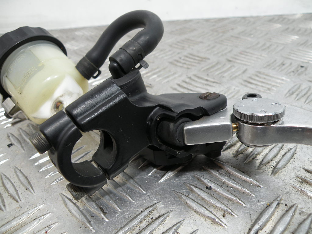 Maître cylindre de frein avant TRIUMPH 955 SPRINT 4t -2000-