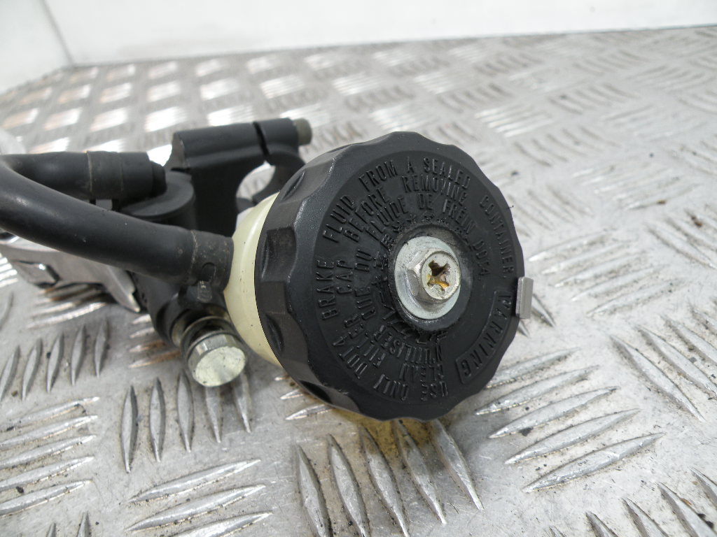 Maître cylindre de frein avant TRIUMPH 955 SPRINT 4t -2000-