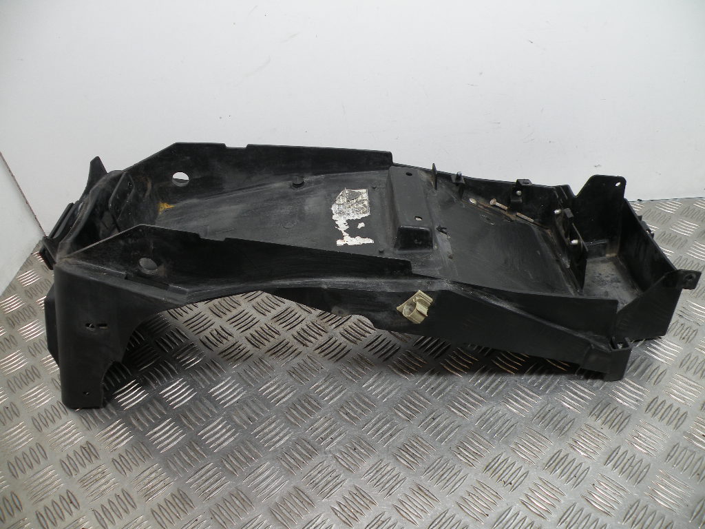 Passage de roue arrière / Support de plaque TRIUMPH 955 SPRINT 4t -2000-