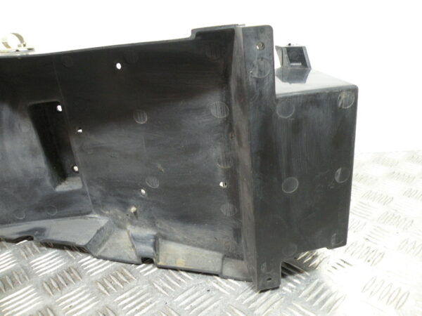Passage de roue arrière / Support de plaque TRIUMPH 955 SPRINT 4t -2000-