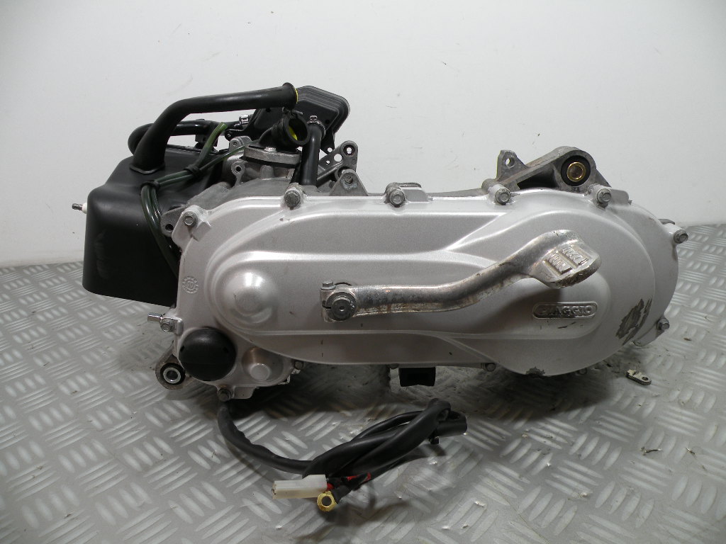 Moteur VESPA 50 LX 2t -2012- (C381M)(12 578km)