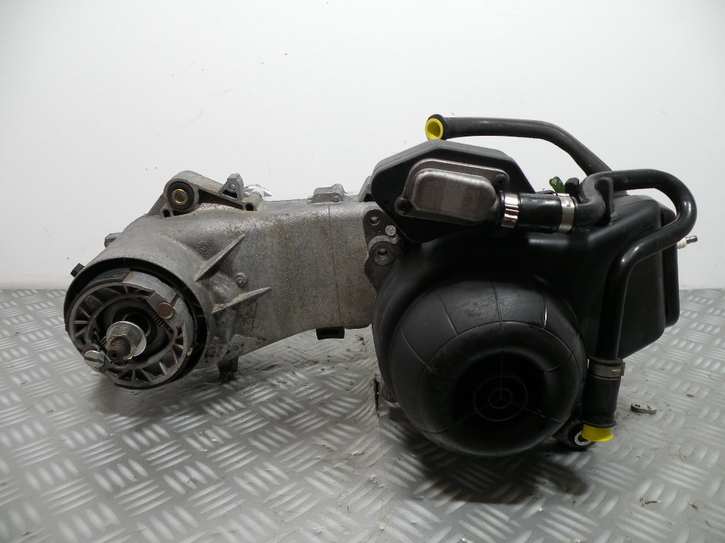Moteur VESPA 50 LX 2t -2012- (C381M)(12 578km)