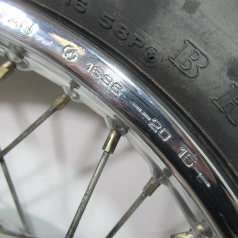 Roue arrière YAMAHA 125 SR – 1998 –
